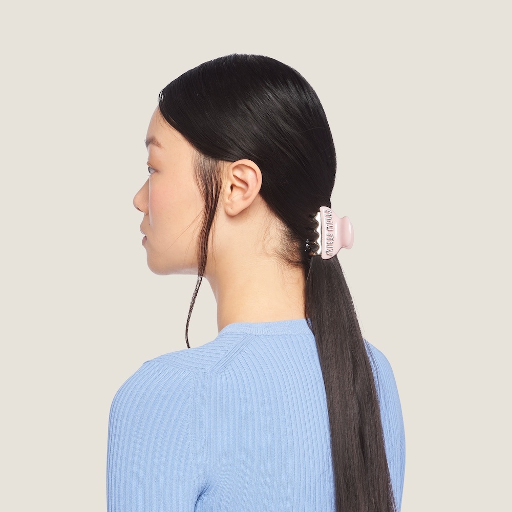 VIP【送料関税込】MIUMIU HAIR CLIPS - 3 PACK What magic does this miu miu hair clip have that makes girls