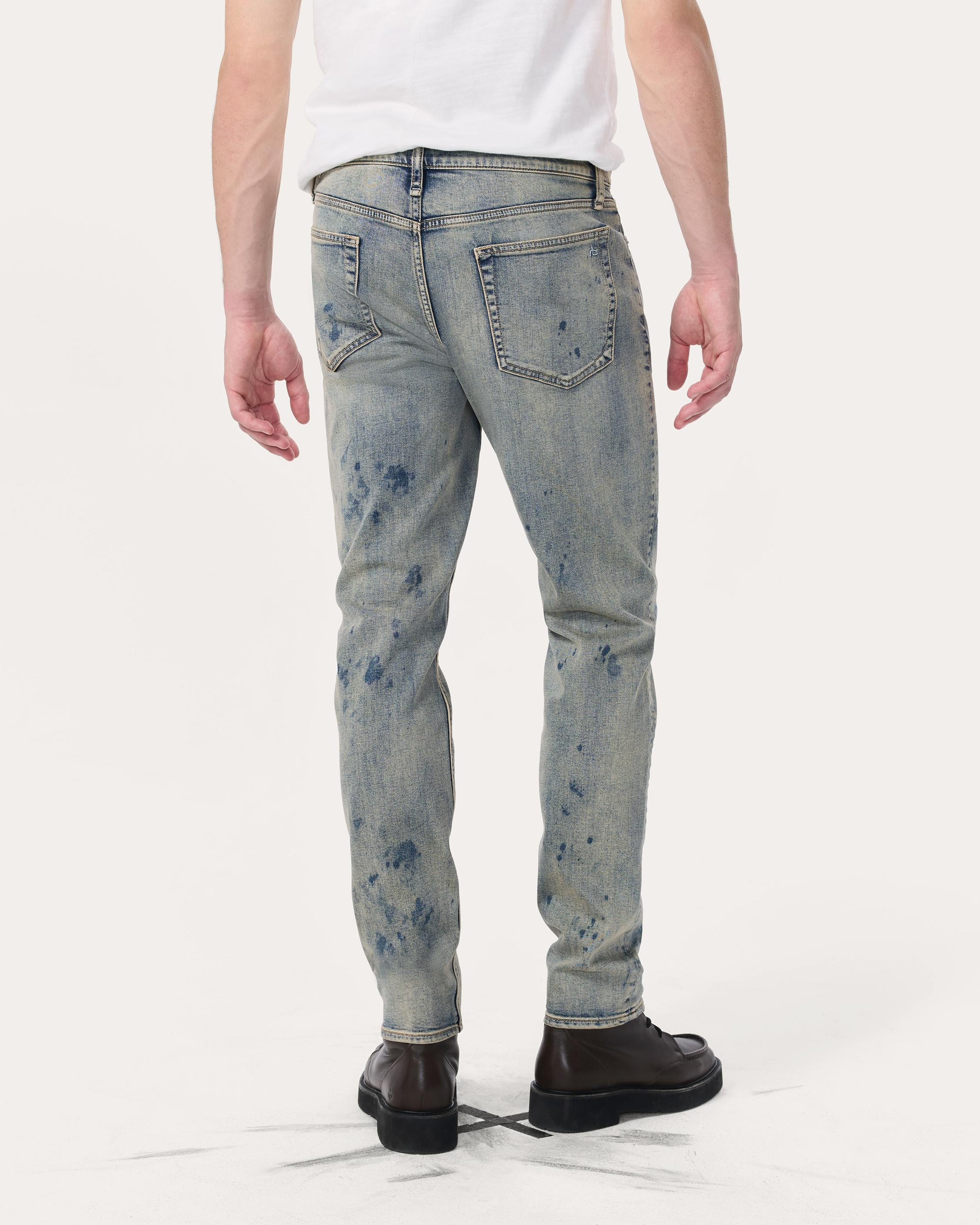 Fit 2 Slim Jeans
Authentic Stretch in Worn Bleach - 6