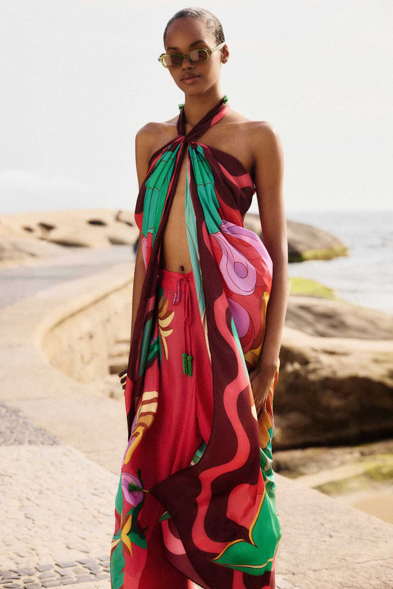 Sarong With Tassel Trim In The Four Corners 4