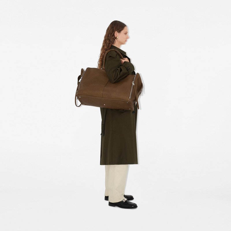 Burberry Zip Tote outlook
