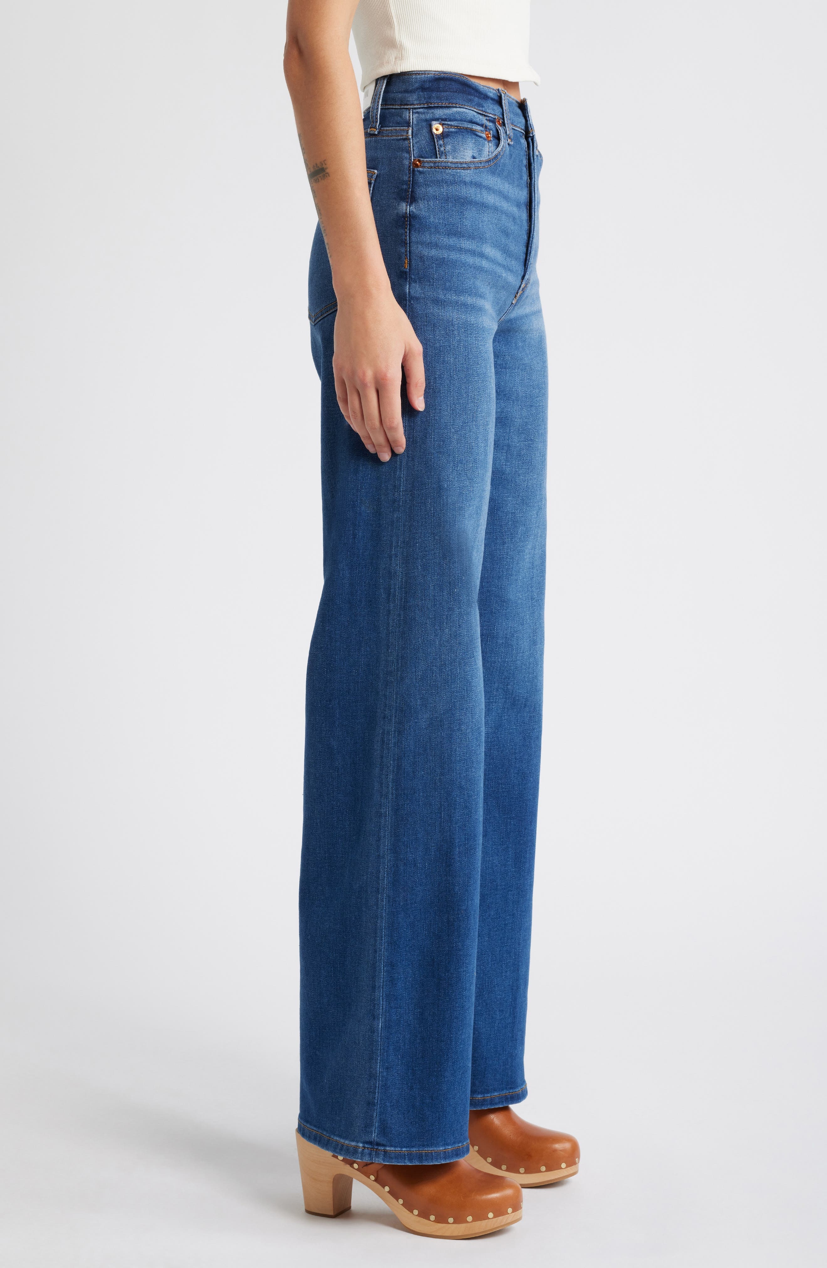 Re/Done '70s Twisted Seam High Waist Wide Leg Jeans in Monterey Fade at Nordstrom - 3