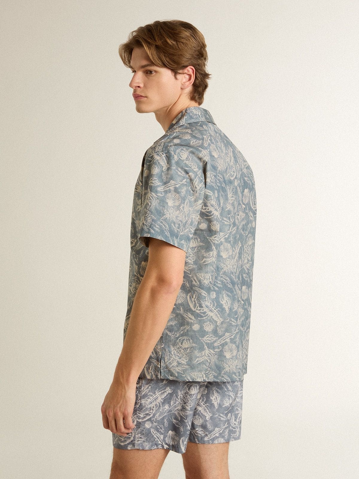 Men's short-sleeved pajama-style poplin shirt with a blue and white marine print - 4
