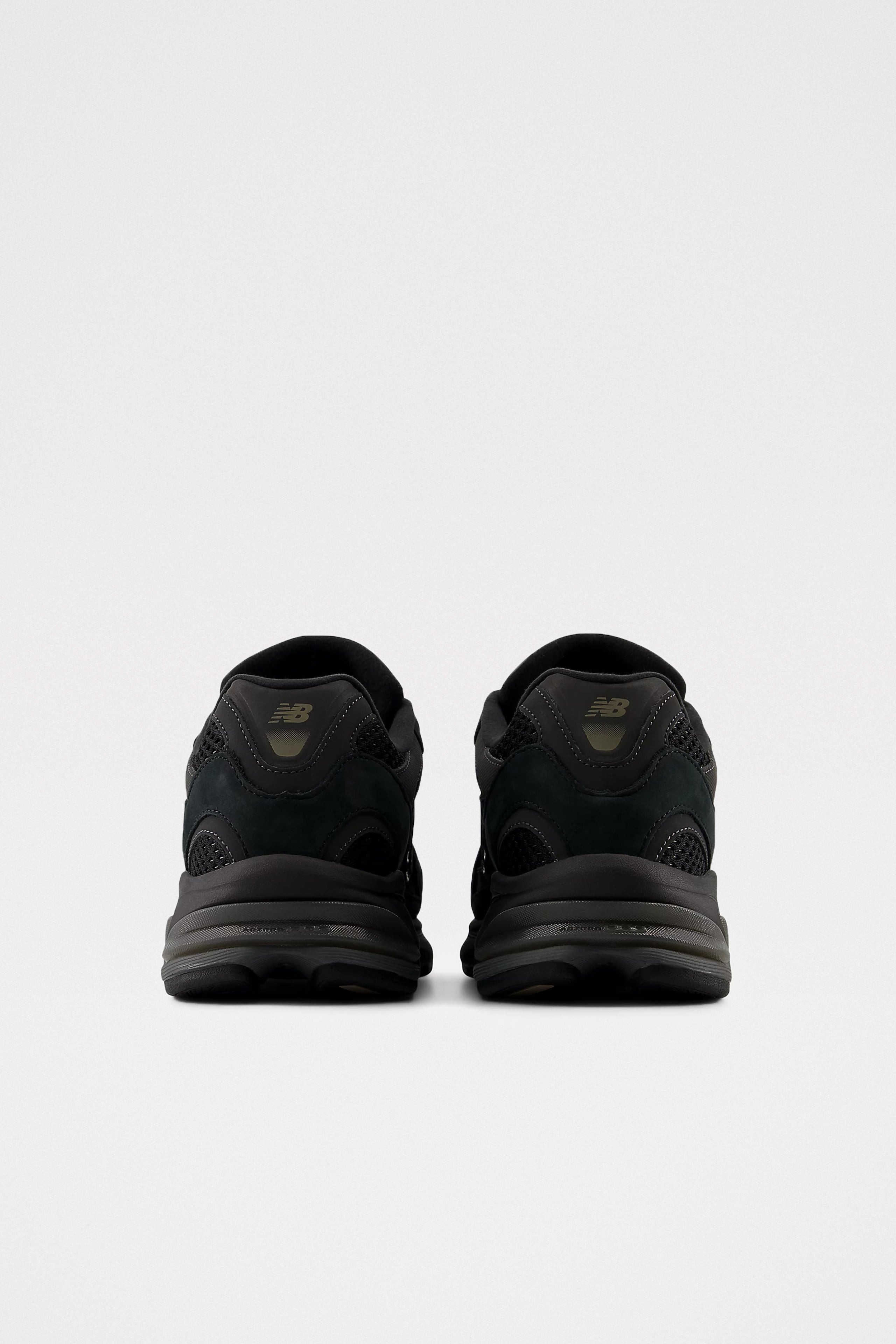 NEW BALANCE 2010 BLACK / BLACK CEMENT - 4