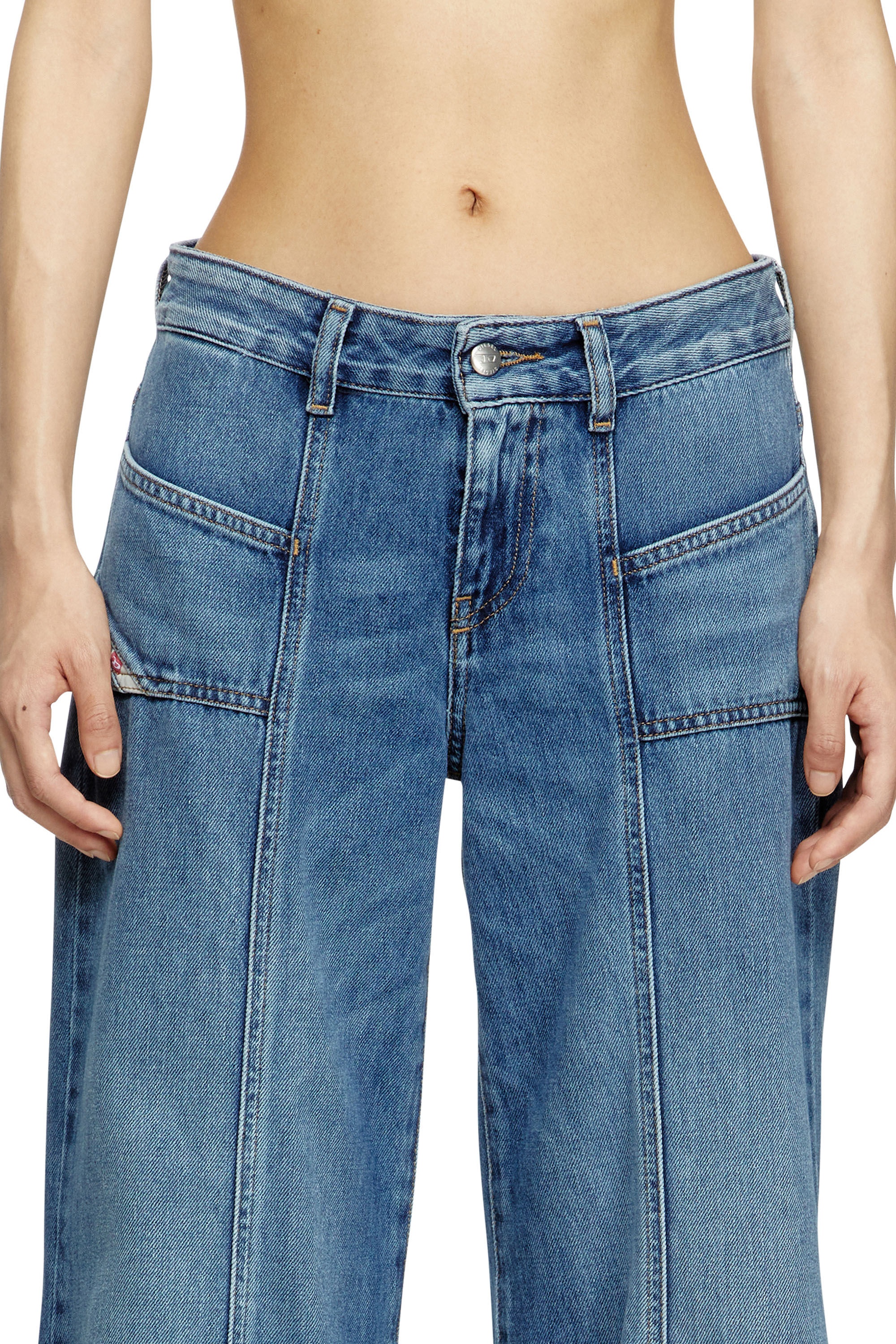 FLARE JEANS D-AKII 09M56 - 5