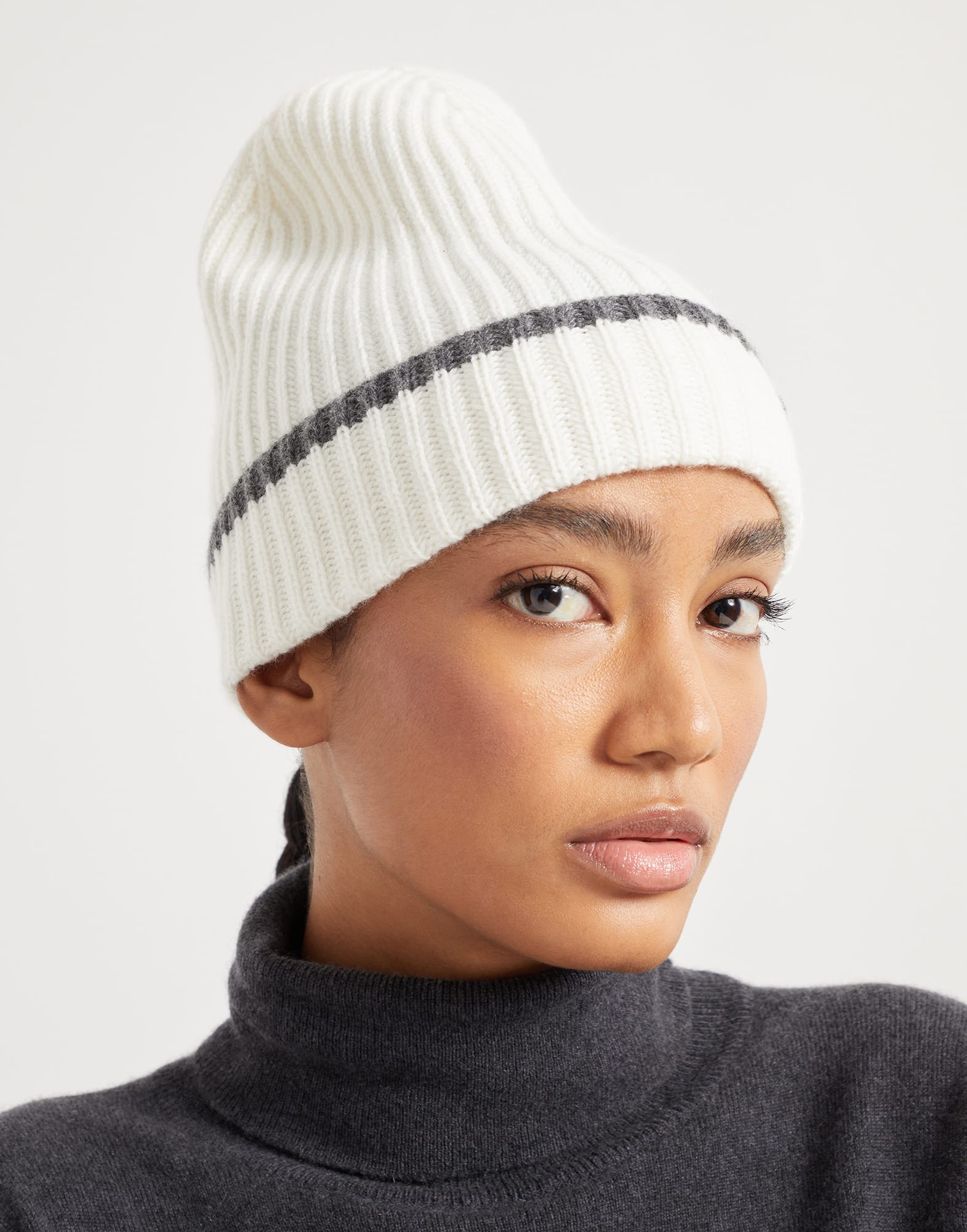 Cashmere English rib knit beanie with monili - 3