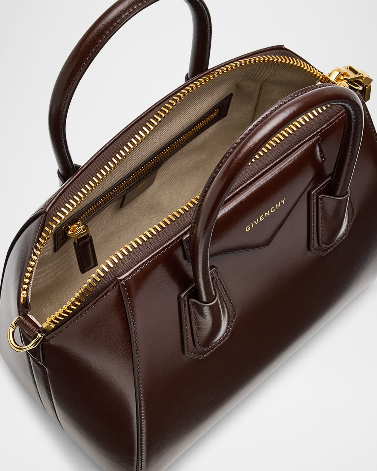 Antigona Small Top Handle Bag in Box Leather - 4