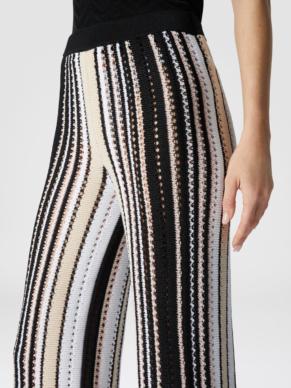 Straight trousers in striped crochet - 5
