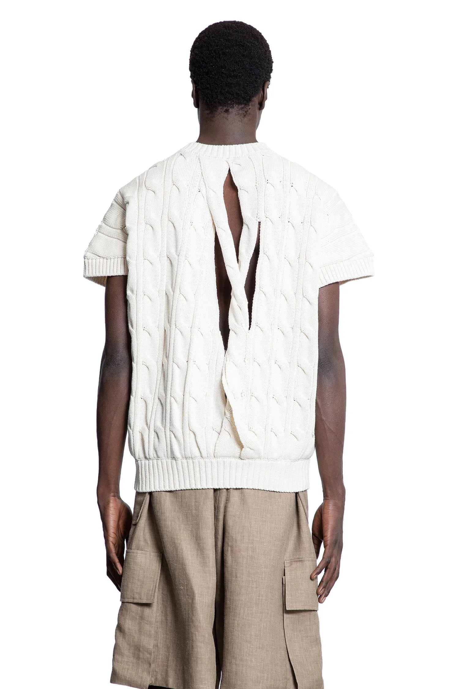 Cut-Out-Cable-Knit-Gilet - 3