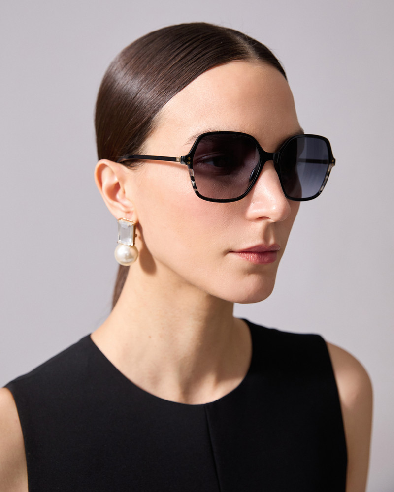 CAROLINA HERRERA Oversized Oval Sunglasses With Contrast Frames outlook