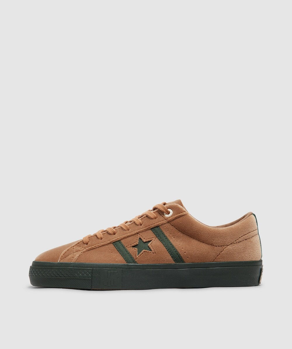 x Undefeated one star academy pro sneaker - 1