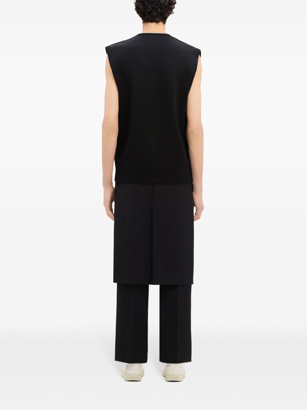 V-neck sleeveless sweater - 5