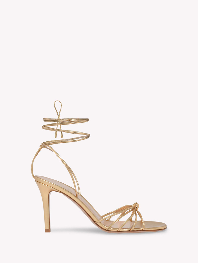 GWYNETH 85 1