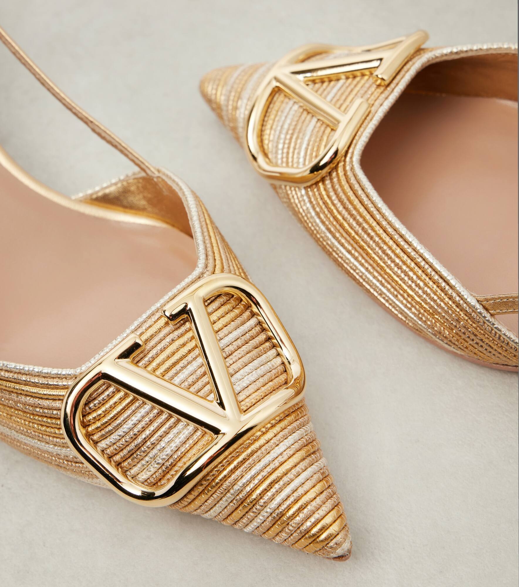 VLogo Signature leather slingback pumps - 6