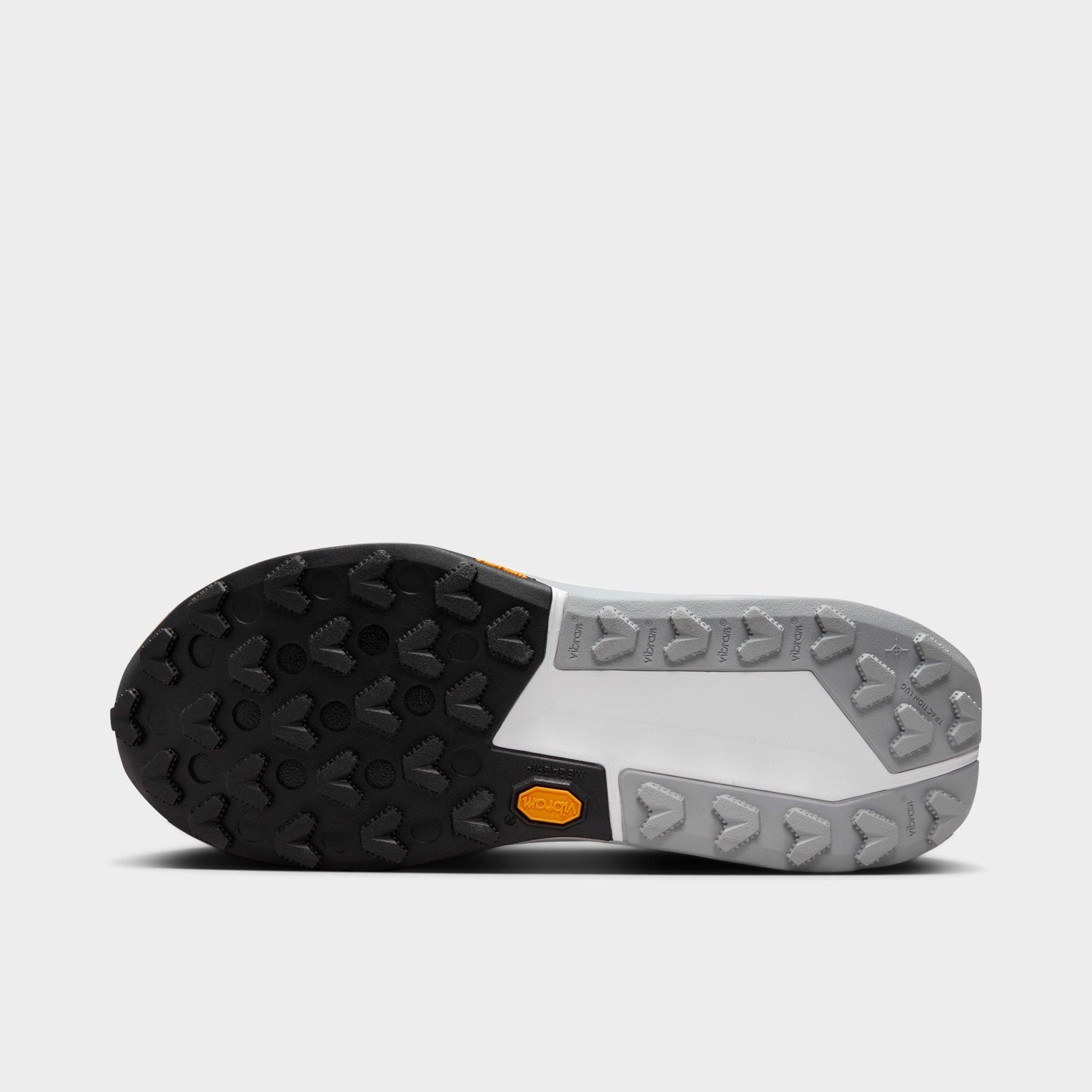 WOMEN'S NIKE ZEGAMA 2 TRAIL RUNNING SHOES - 6