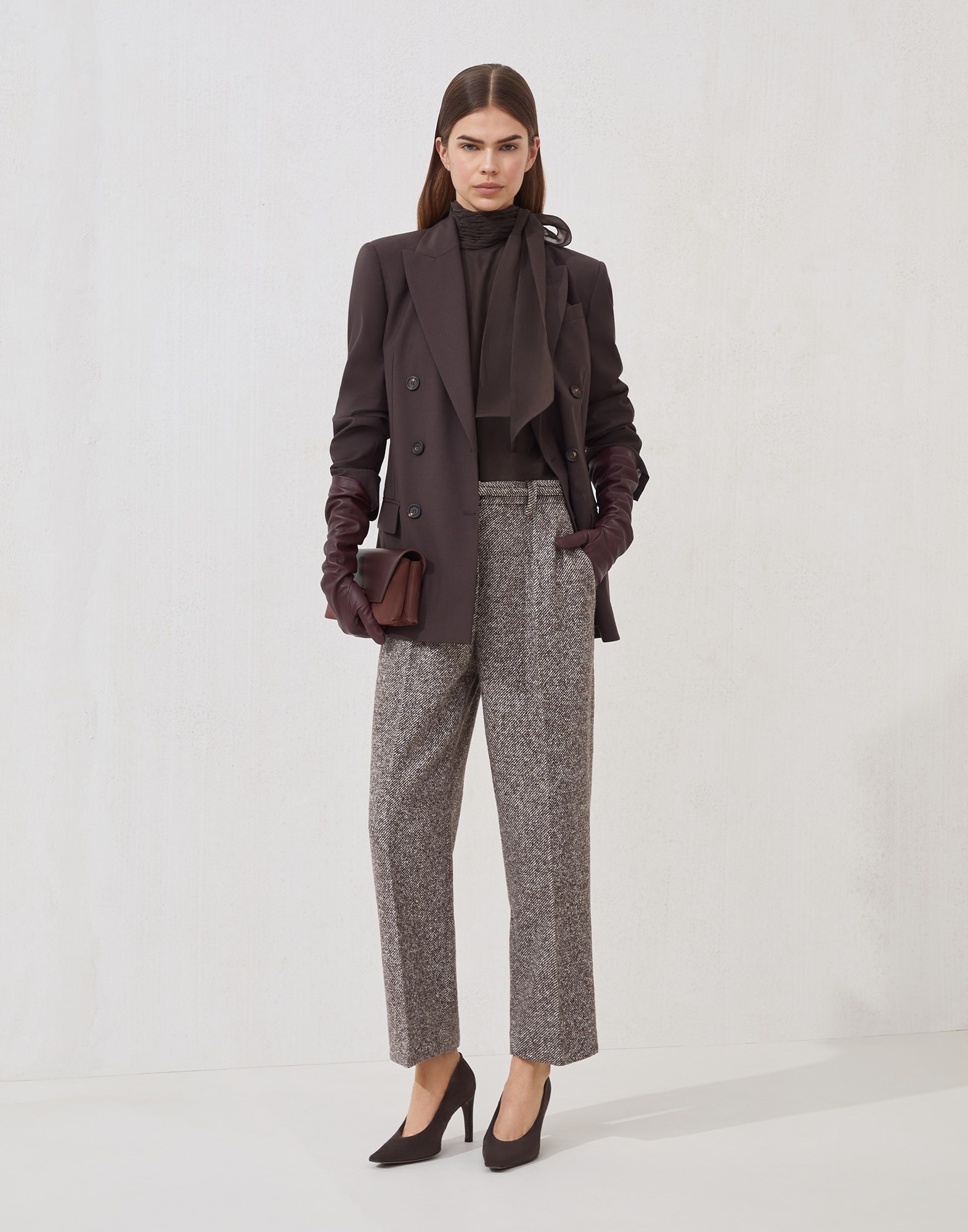 Techno virgin wool and silk mélange diagonal straight cropped trousers with monili - 4