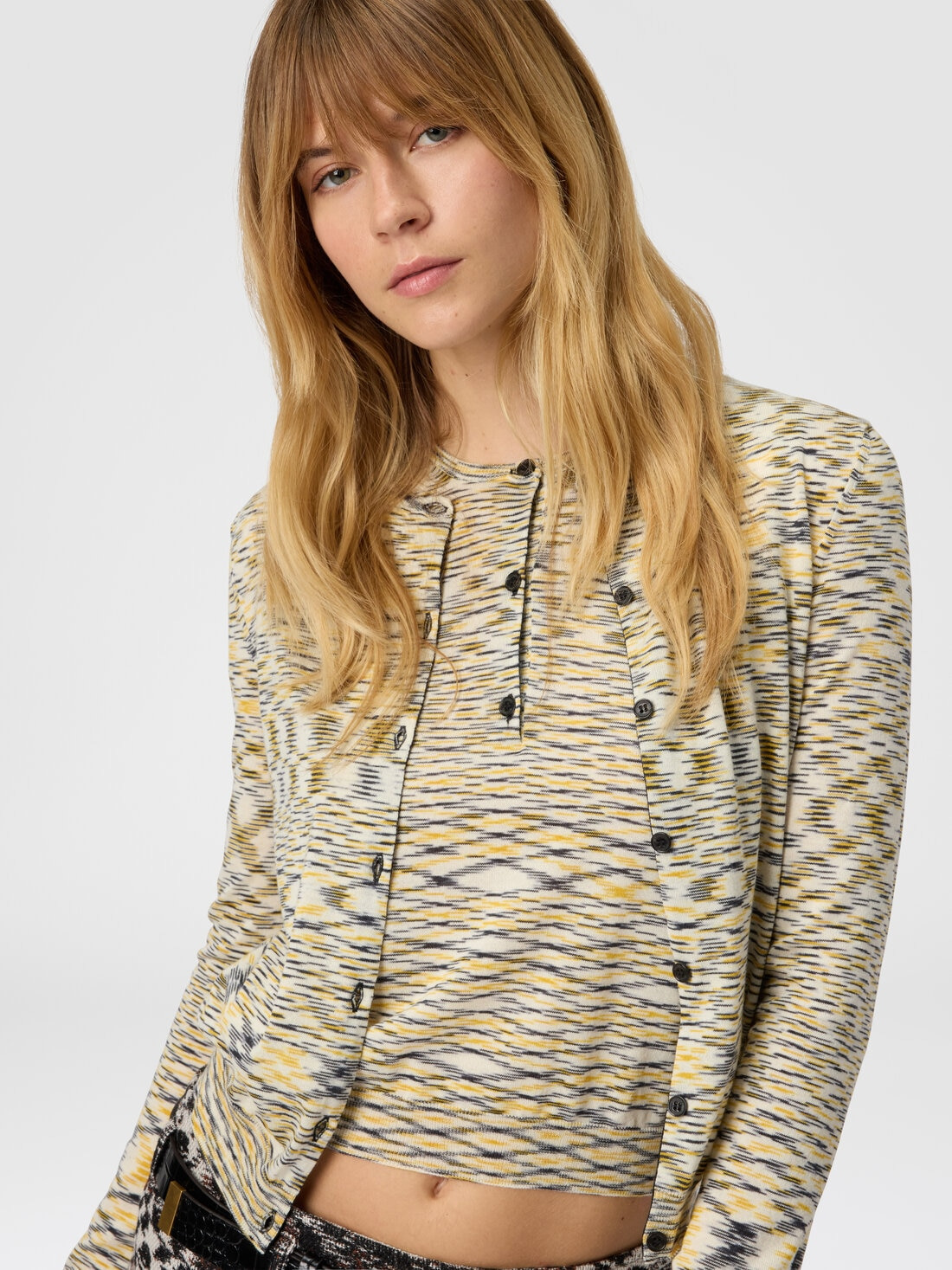 Short Crew Neck Cardigan in Smooth Flame Knit - 4
