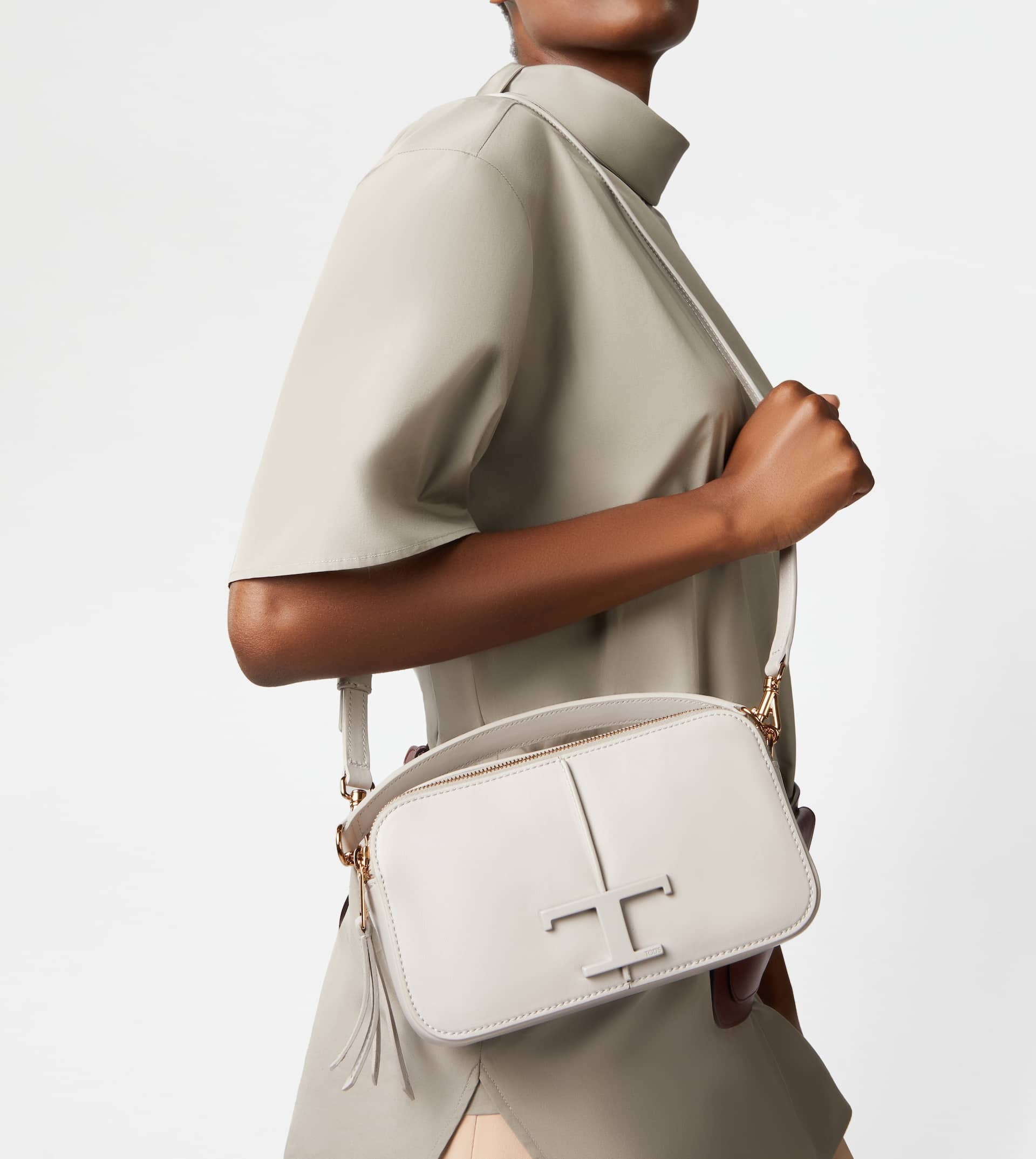 T TIMELESS CAMERA BAG IN LEATHER MINI - GREY - 2