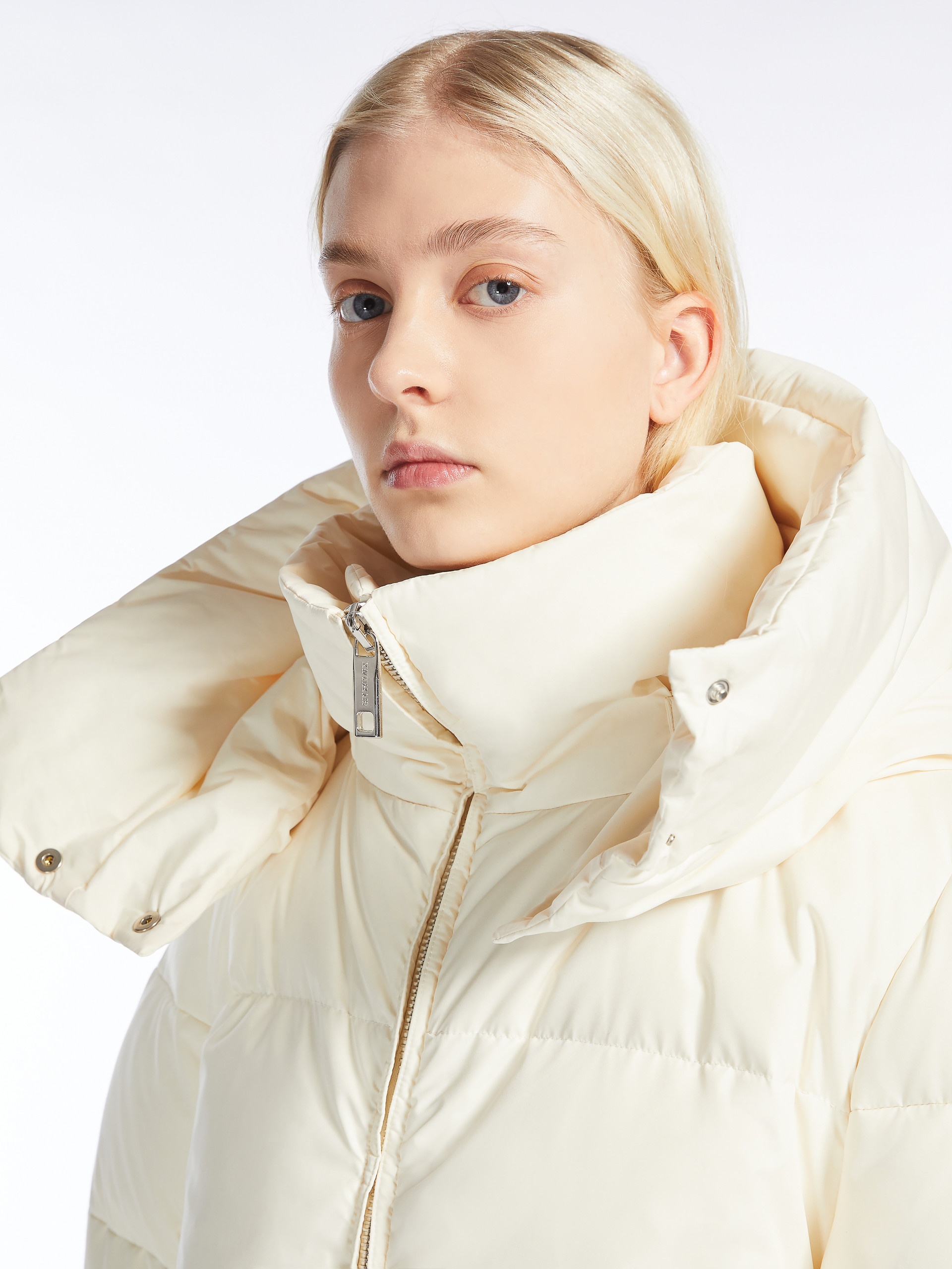 BEIRA Oversized waterproof fabric down jacket - 5