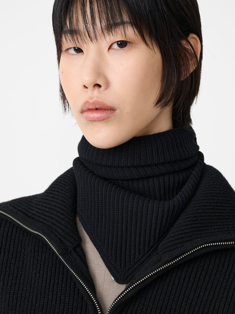 Isos Scarf 4