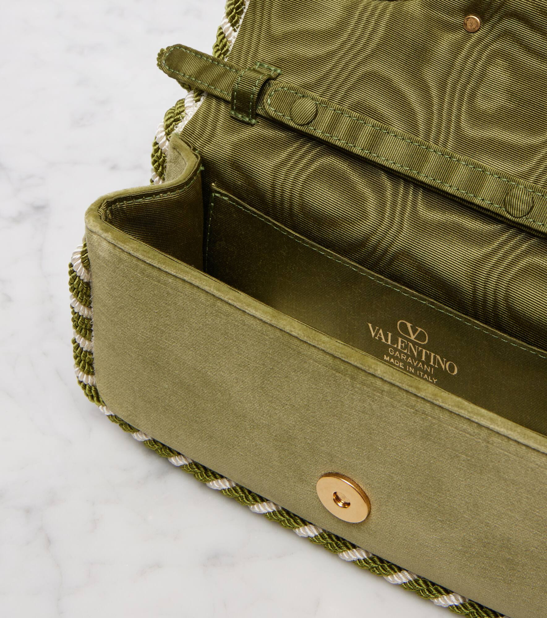 Locò Mini embellished velvet clutch - 3