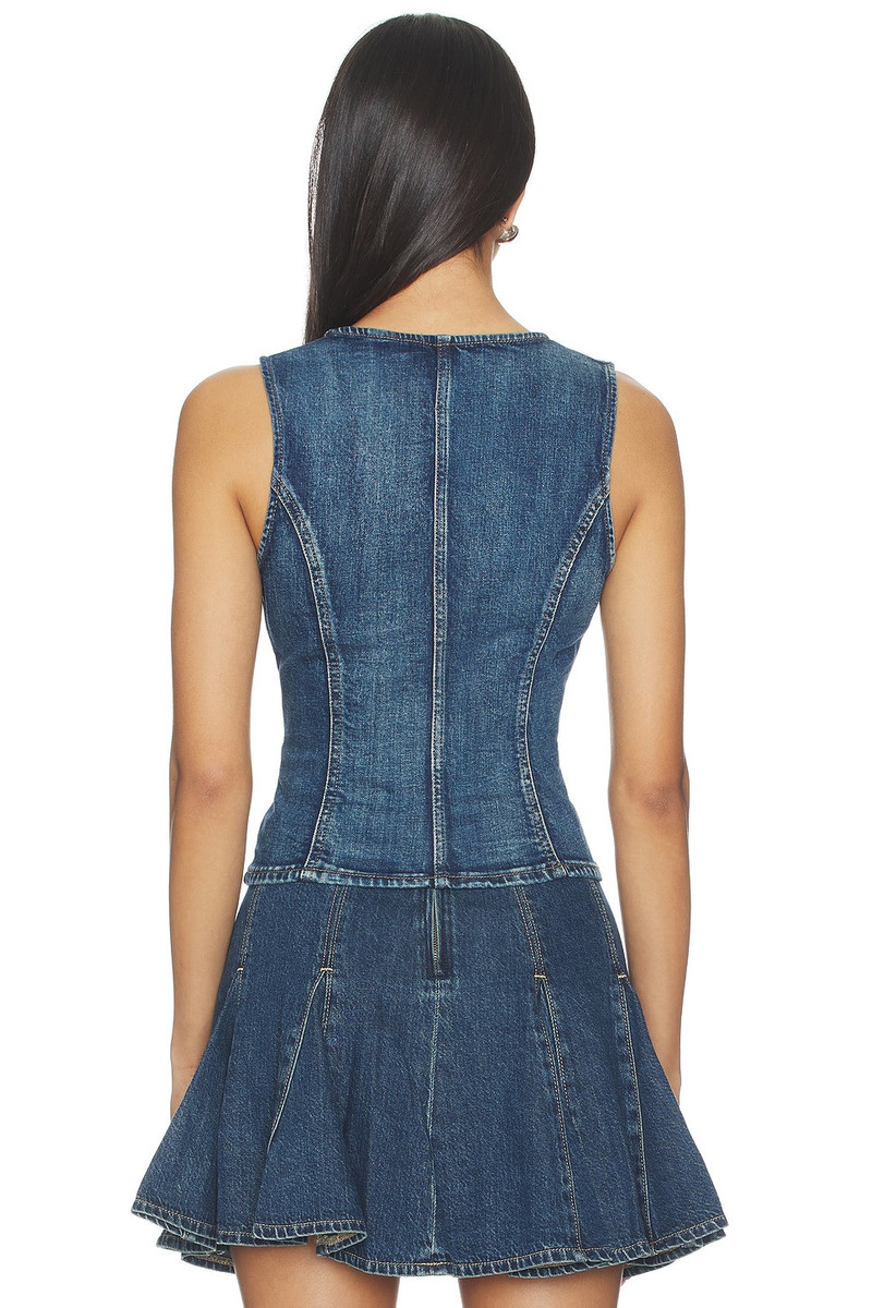 Levi's Sculpted Top outlook