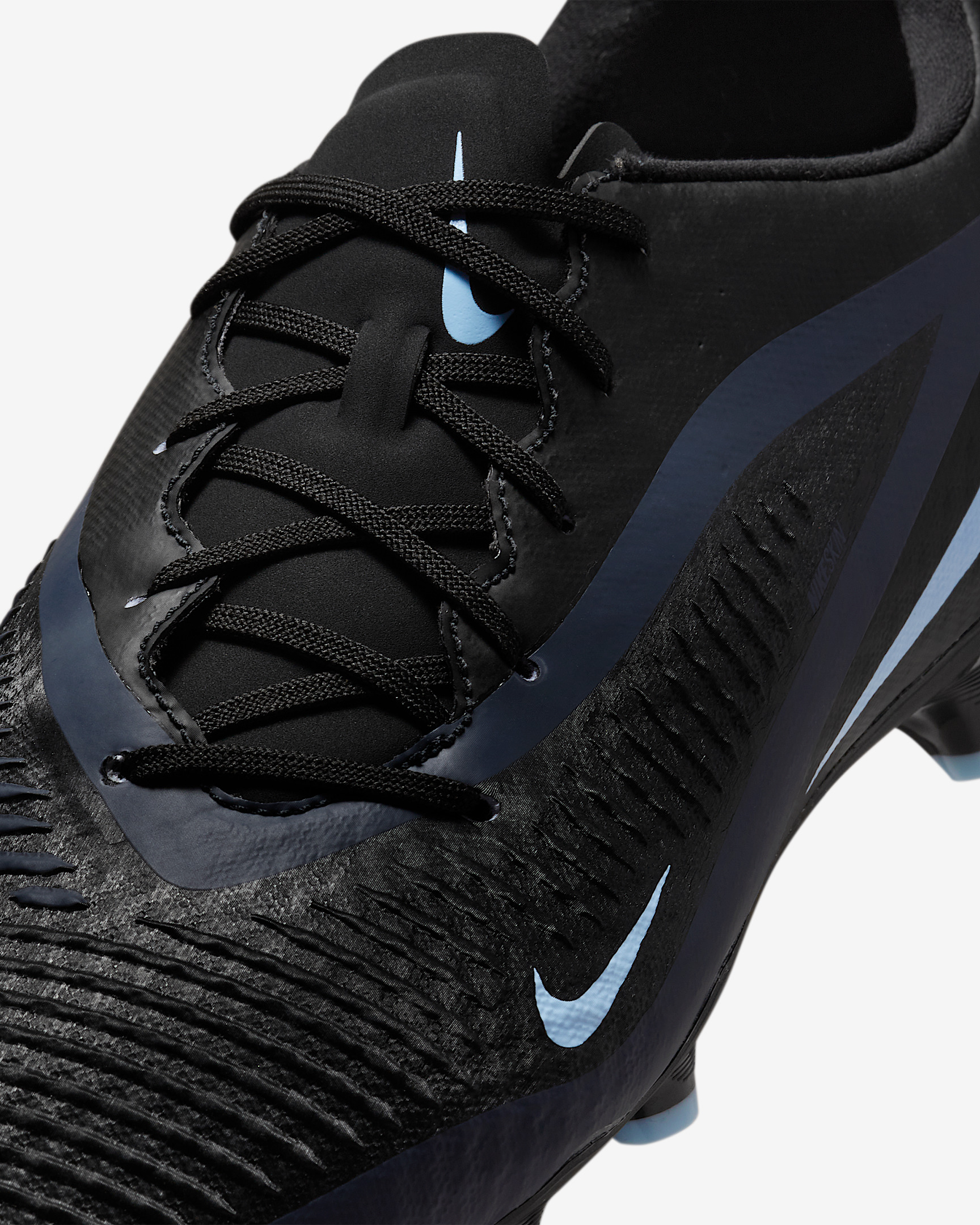 Nike Phantom 6 Low Academy Multi-Ground Soccer Cleats - 8