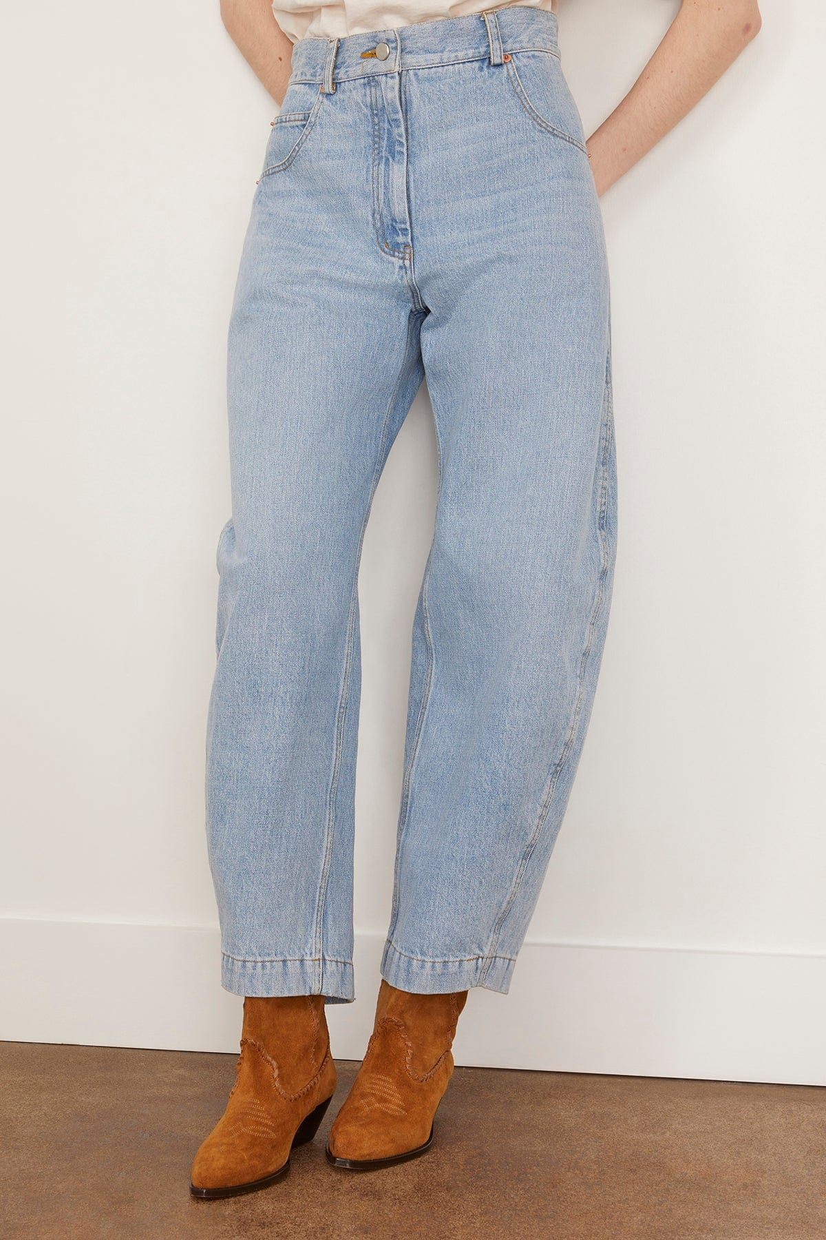 Keenan Pant in Light Wash - 3