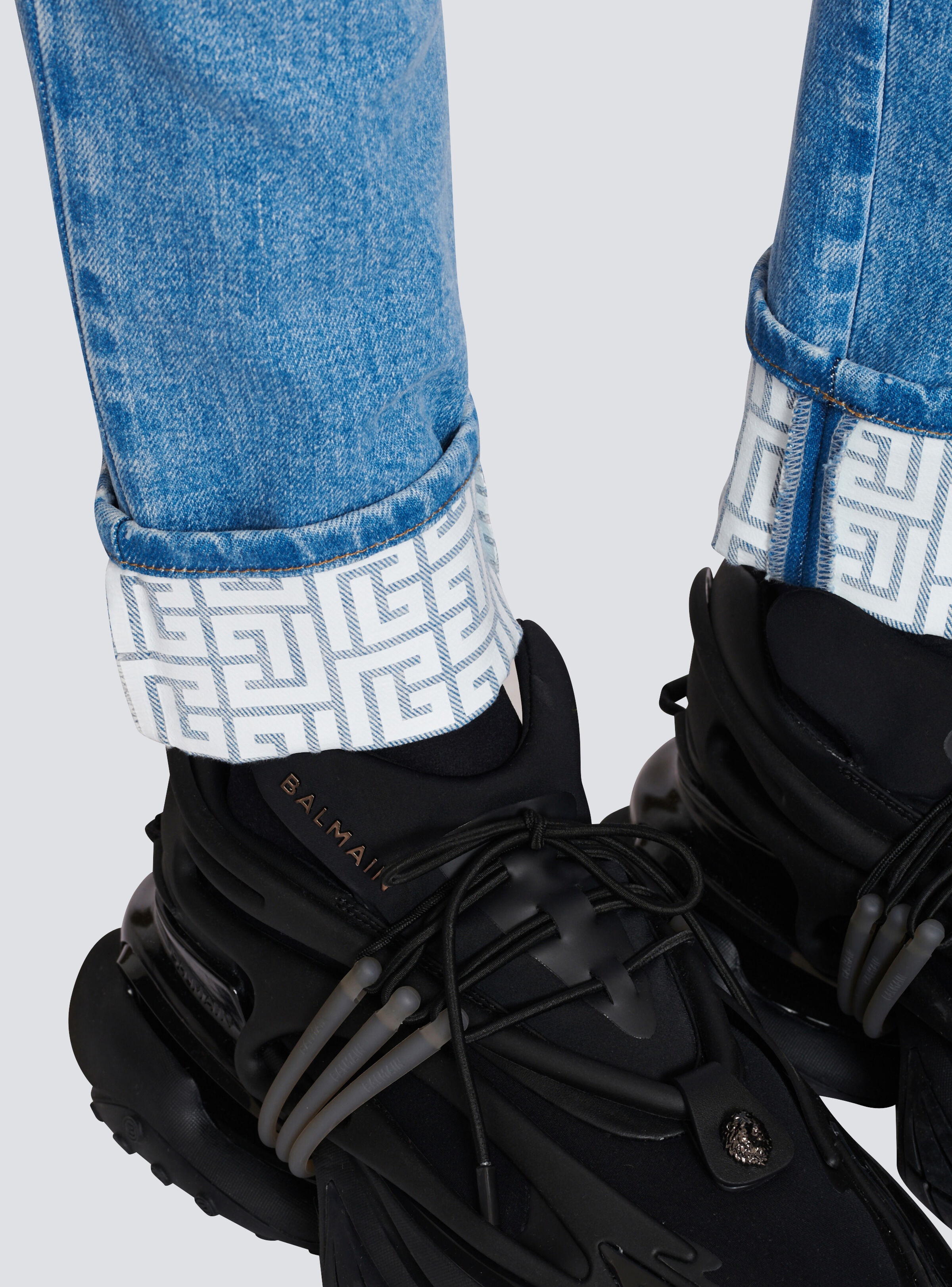 Slim cut ridged cotton jeans with Balmain monogram hem - 7