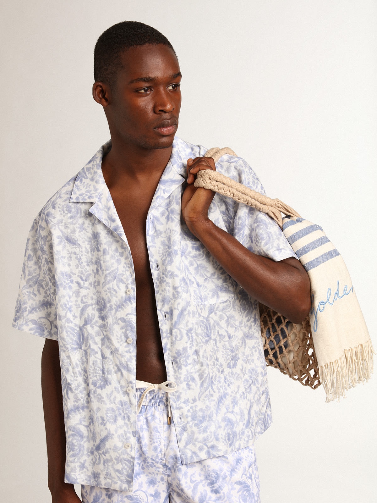 Resort Collection linen shirt with Mediterranean blue print - 2