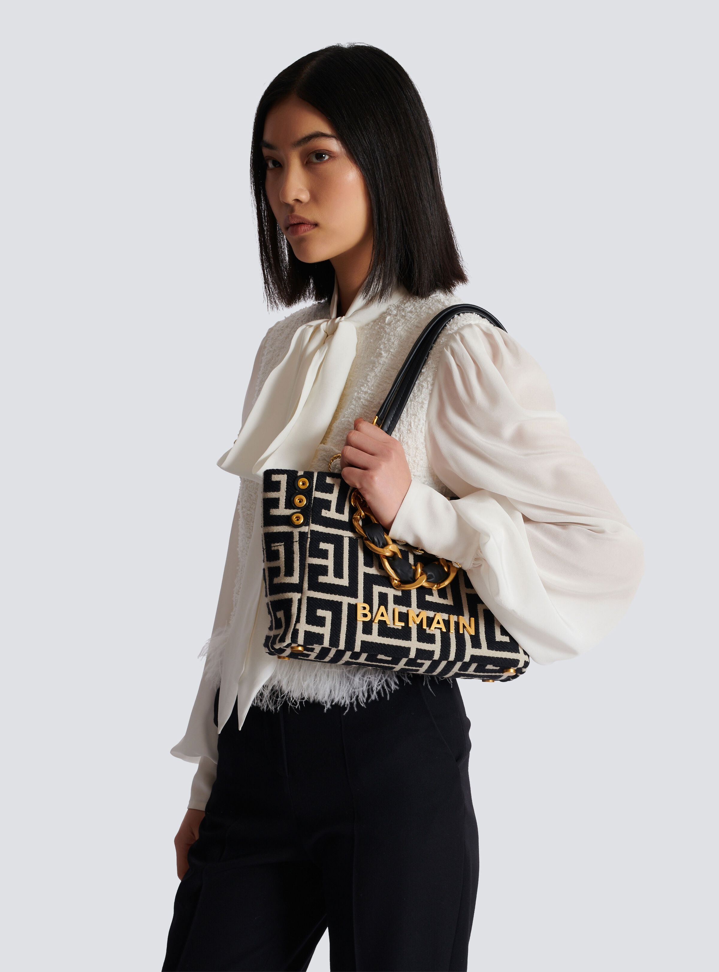 Small 1945 Soft tote bag in jacquard fabric with a PB Labyrinth monogram - 9