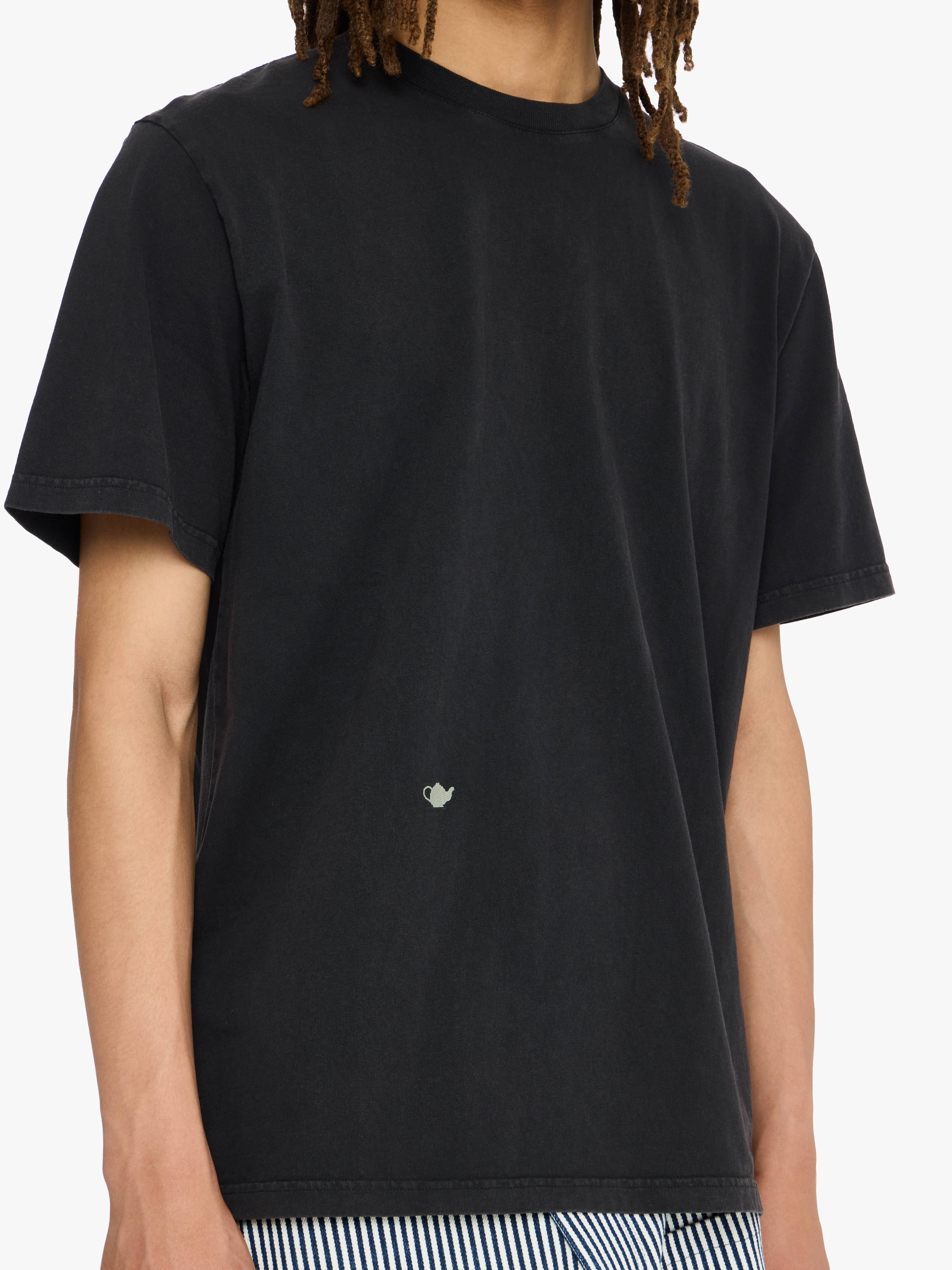 CONTRAST EMBROIDERY T-SHIRT - 5