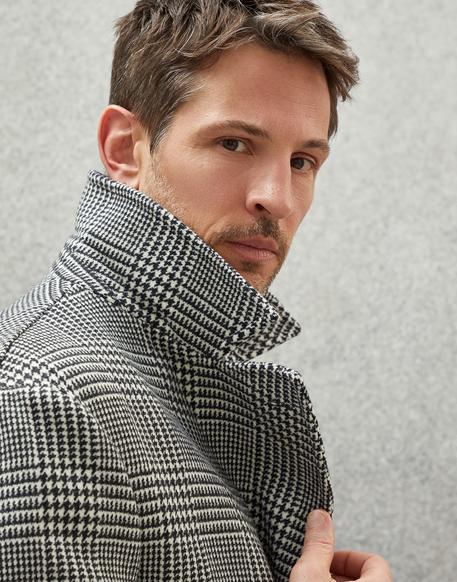 One-and-a-half breasted soft fit coat in virgin wool Prince of Wales - 3