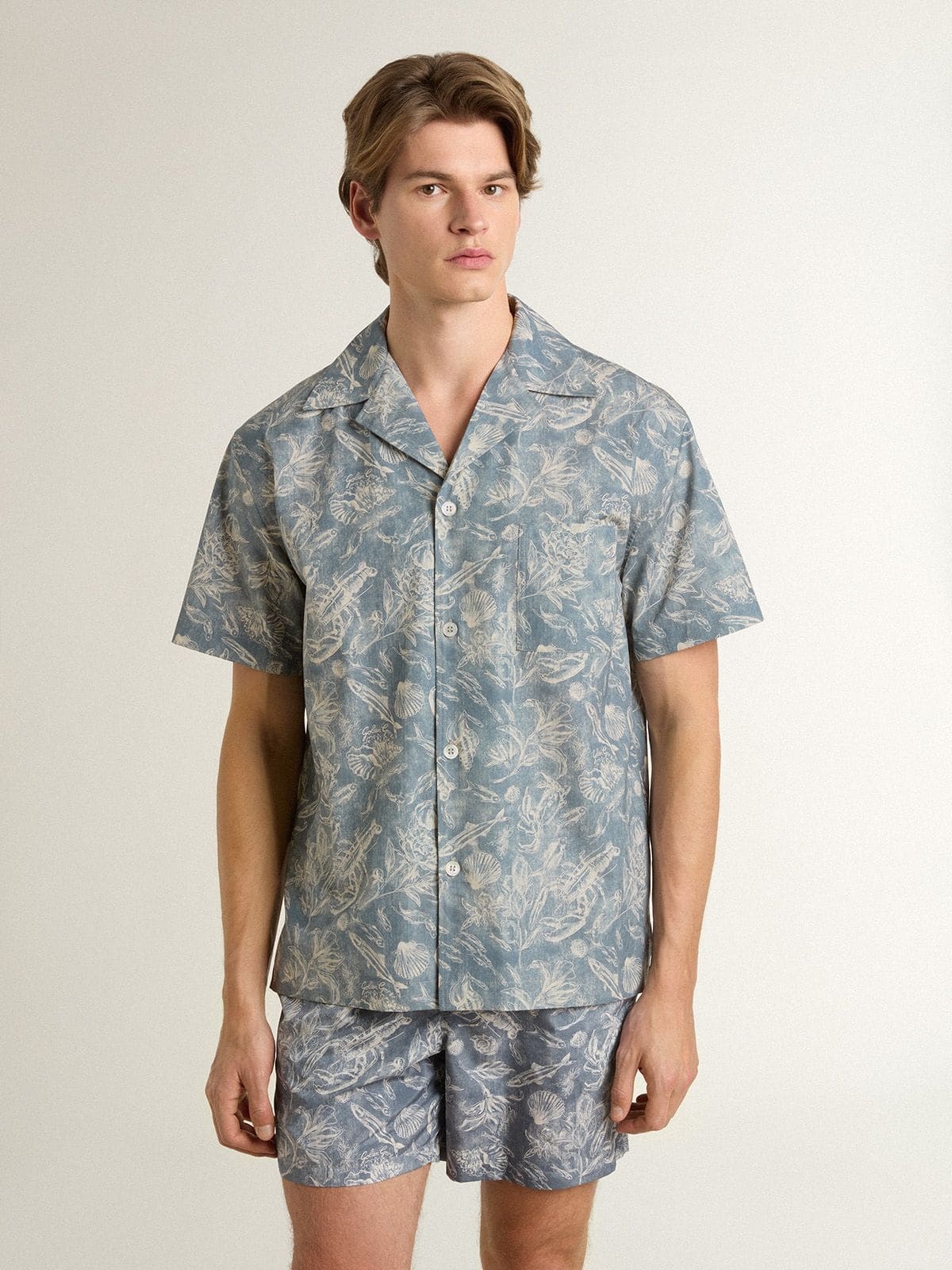 Men's short-sleeved pajama-style poplin shirt with a blue and white marine print - 2