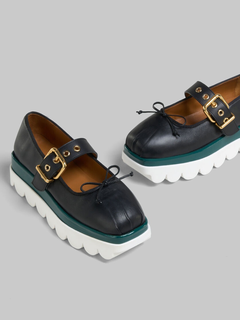 BLACK LEATHER MARY JANE SHOE WITH SCALLOPED SOLE - 5