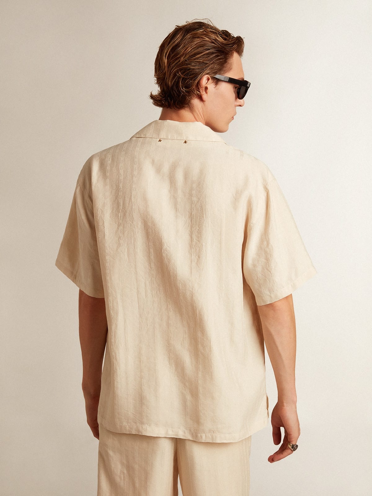 Short-sleeved shirt in parchment-colored linen - 4