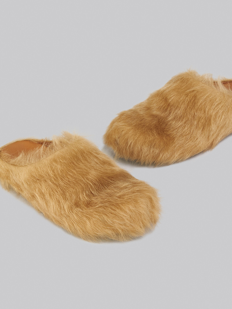 BEIGE LONG-HAIR CALFSKIN FUSSBETT SABOT 5