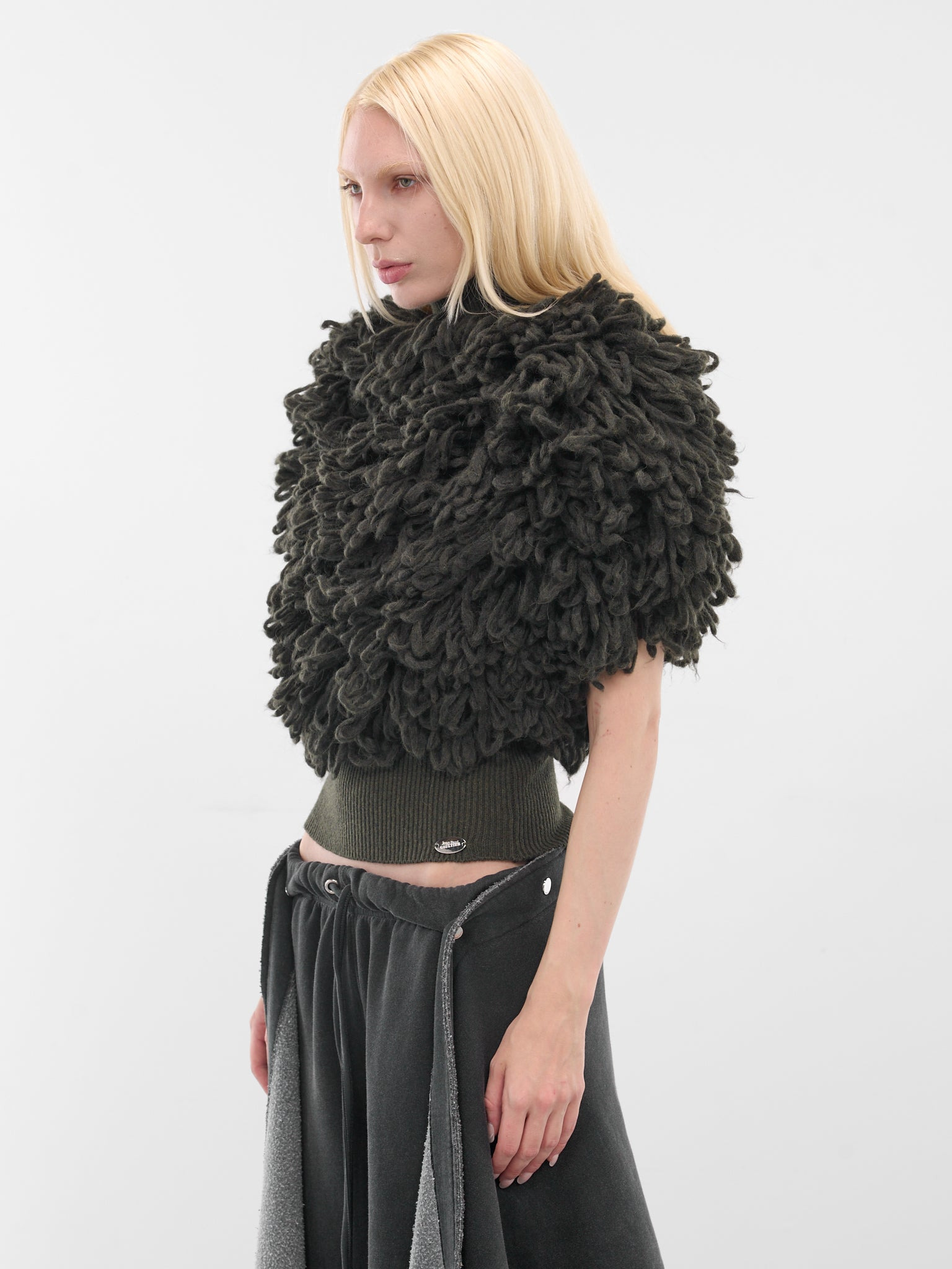Black Sleeveless Loose-Stitch Sweater - 2