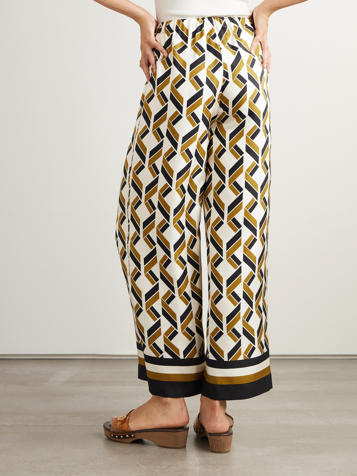 Tube Printed Silk-twill Wide-leg Pants - 3