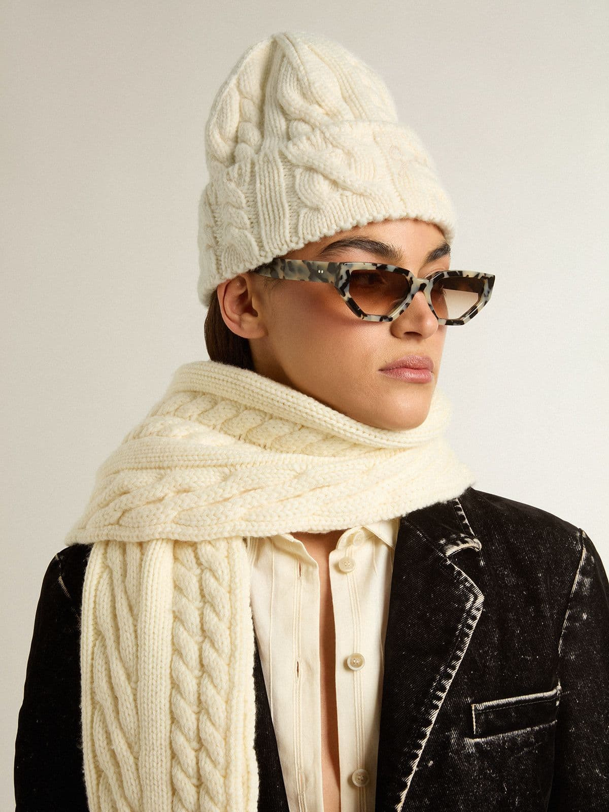 White wool beanie with embroidery - 3