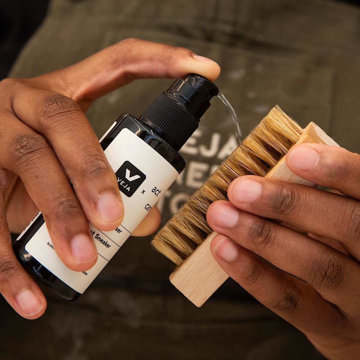 SNEAKER CARE KIT VEJA X ACT OF CARING - 3