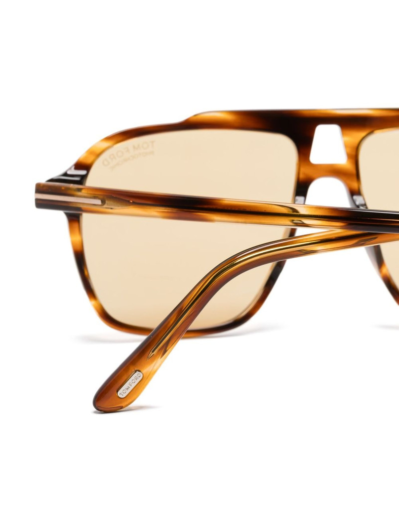 navigator-frame sunglasses 3