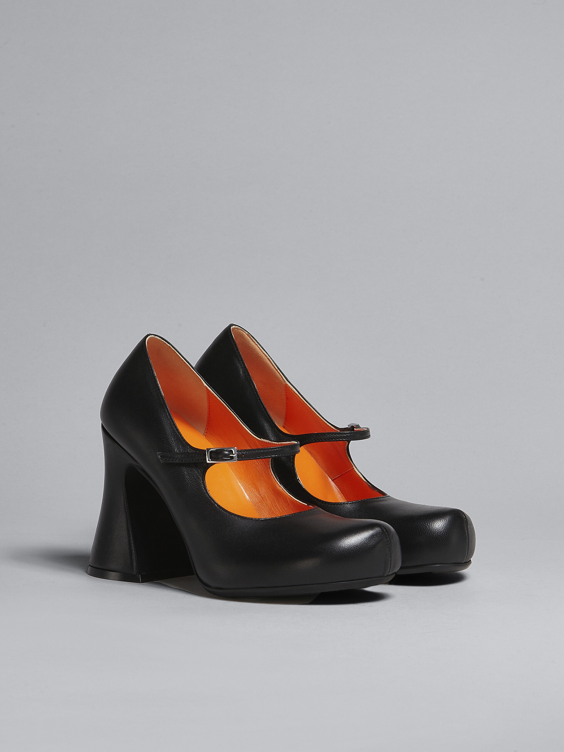 BLACK LEATHER MARY JANE PUMP - 2