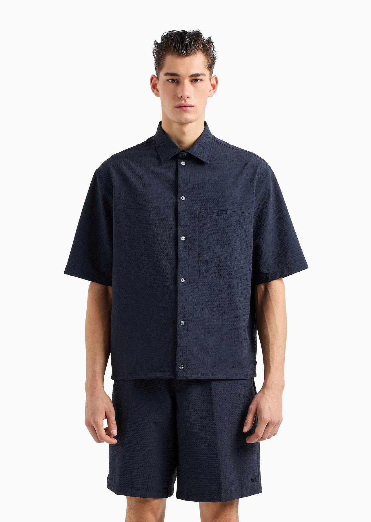 Short-sleeved oversized shirt in technical seersucker - 2