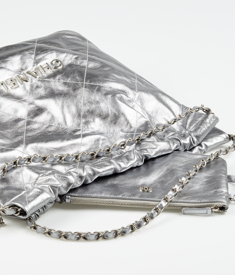 CHANEL 22 Handbag 3