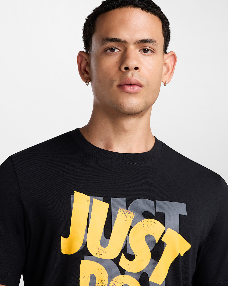 Nike Sportswear Men's T-Shirt 3