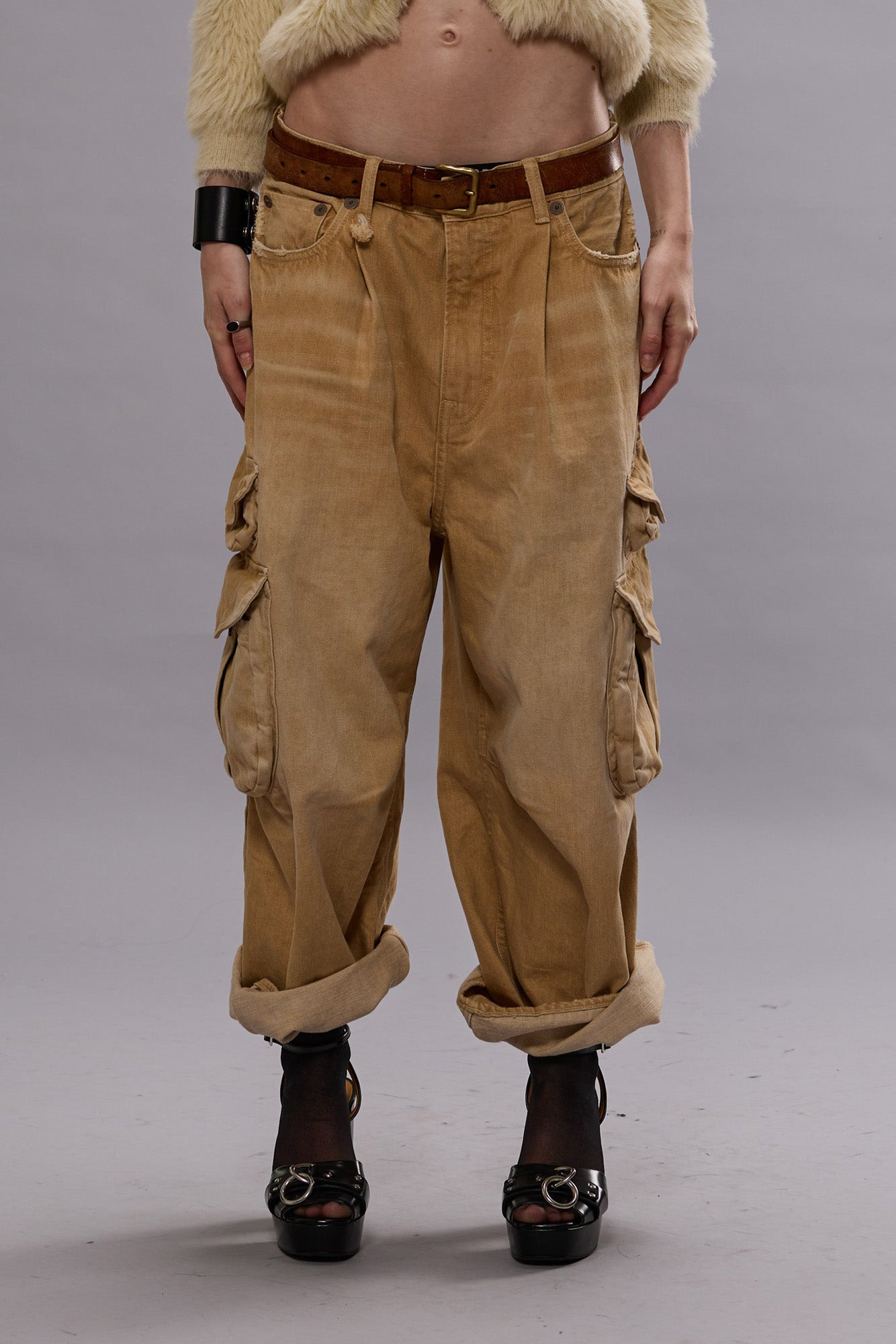 CROPPED MULTI POCKET CARGO - FADED WHEAT - 2