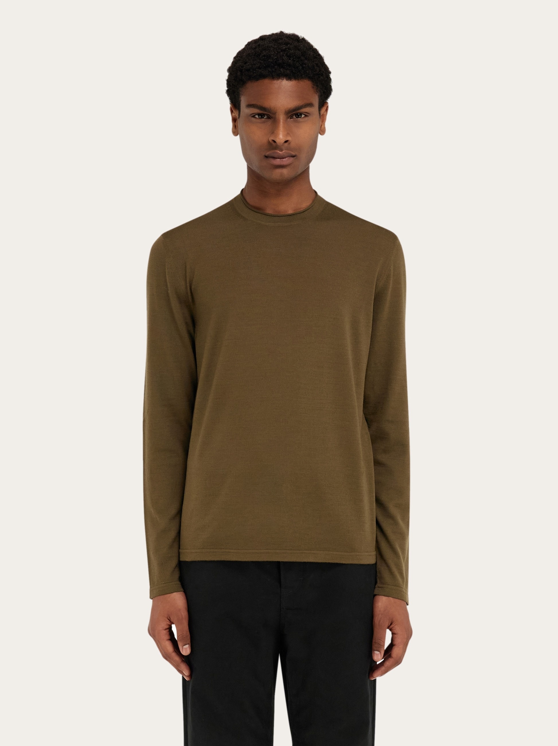 Light sweater with embroidered signature - 2