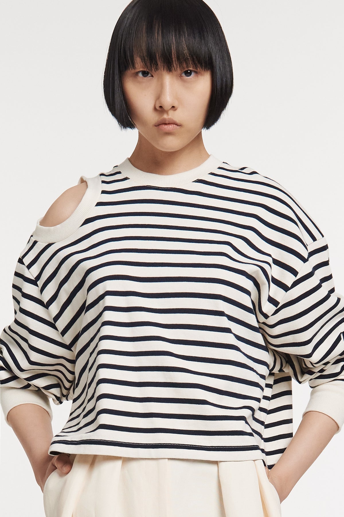 STRIPED LONGSLEEVE TOP WITH SHOULDER CUTOUT NAVY WHITE - 3