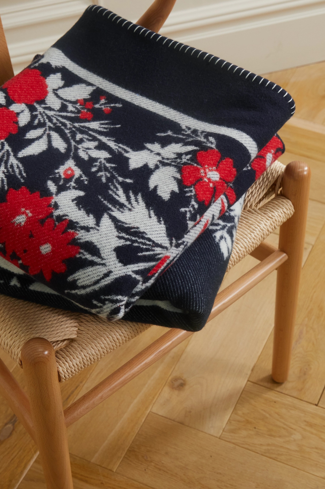 Floral-jacquard merino wool and cashmere-blend throw - 4