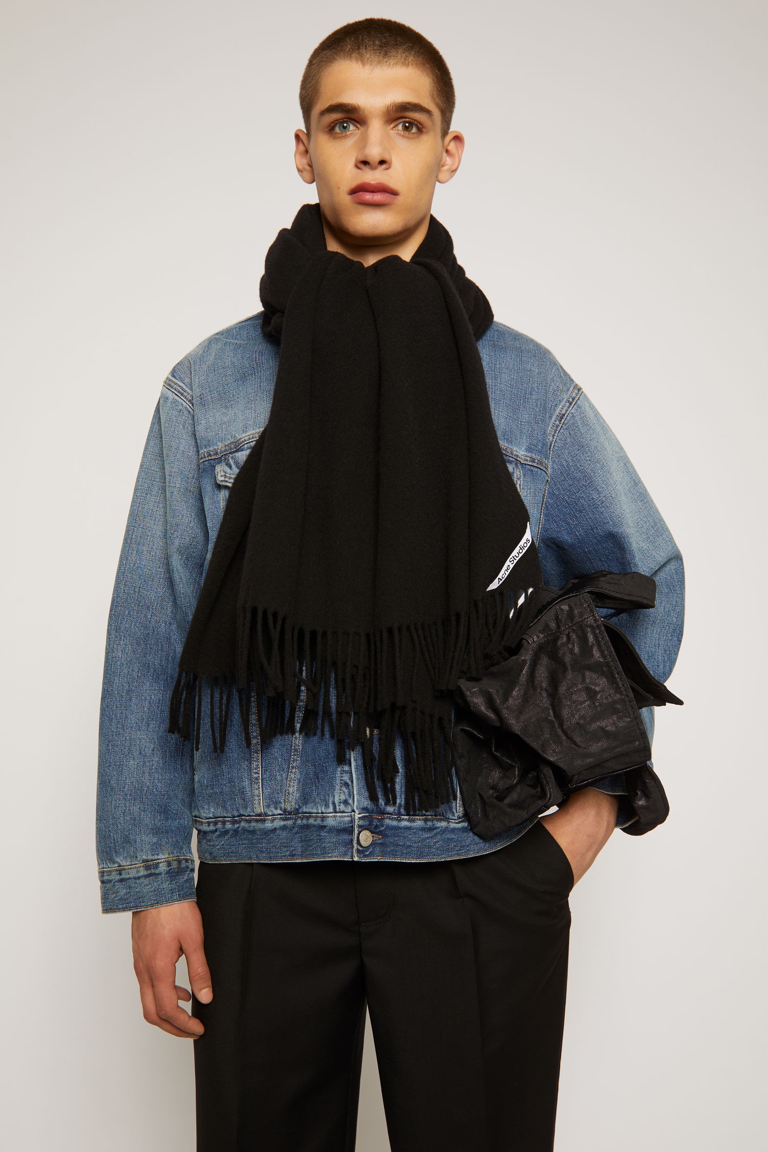 Oversized cashmere scarf black - 4